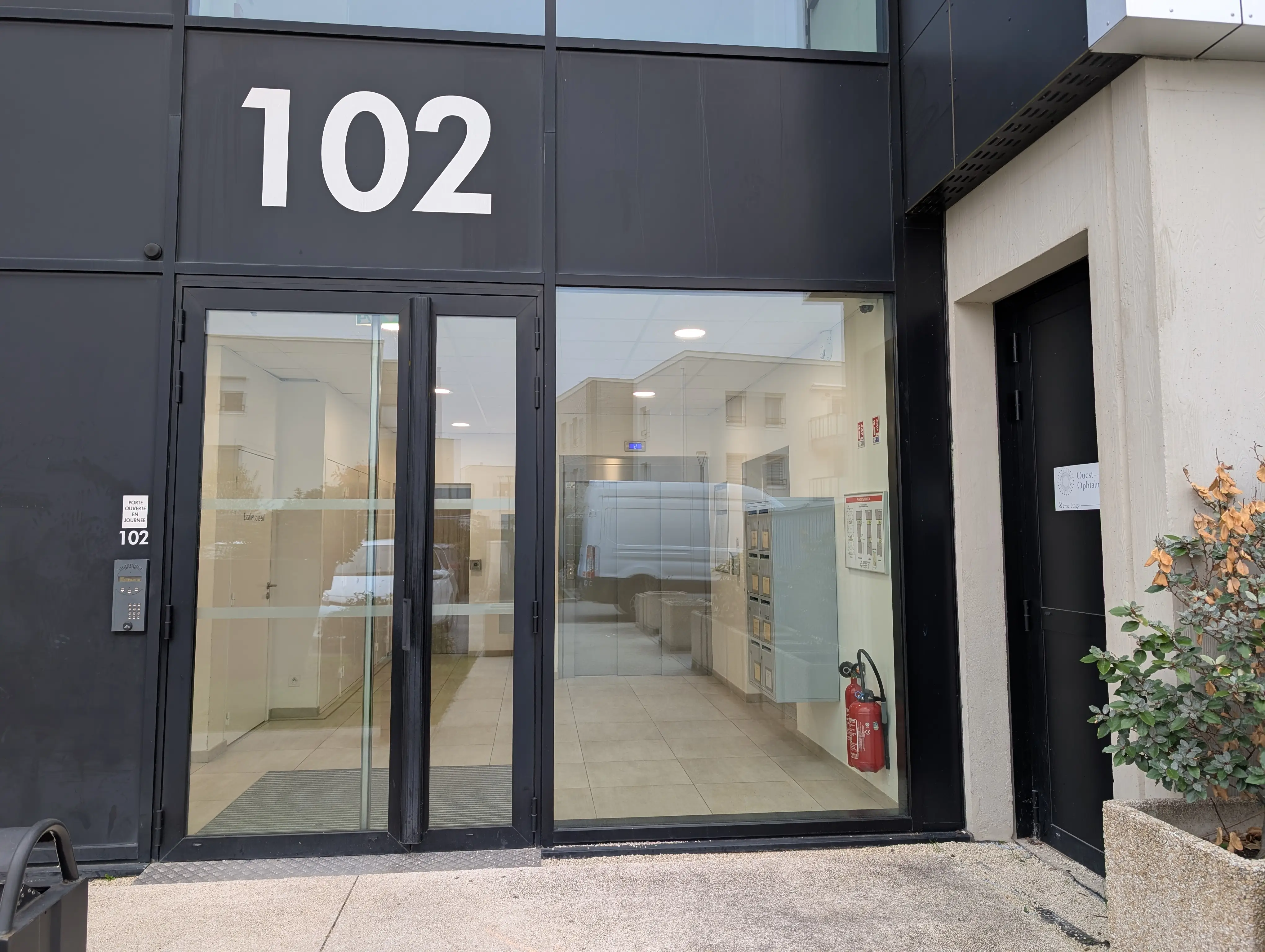 Cabinet de Charbonnières-les-Bains, 102 route de Paris